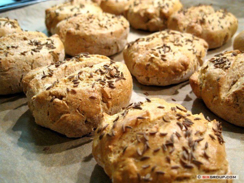 Brote - Roggen- Kümmel- Brötchen - www.backecke.com : Koch- und ...