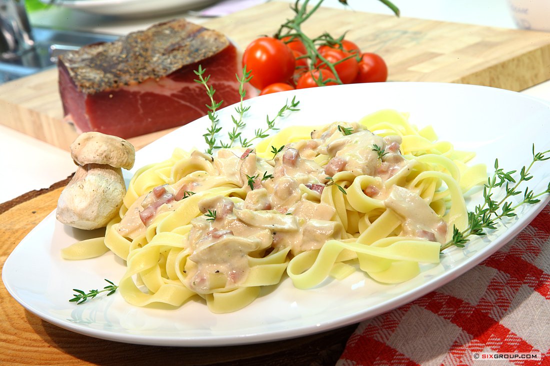 Hauptspeisen - Steinpilzsauce mit Bandnudeln - www.backecke.com : Koch ...