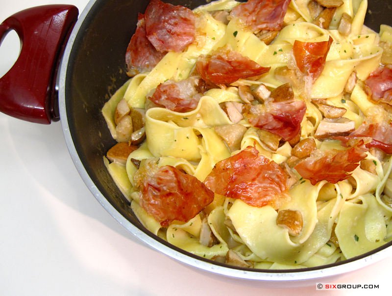 Hauptspeisen - Pappardelle mit Steinpilzen und Speck - www.backecke.com ...