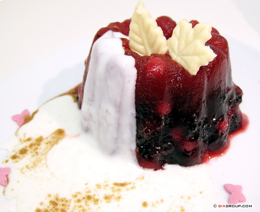 Dessert - Beeren- Gelee mit Zimt- Joghurt - www.backecke.com : Koch ...