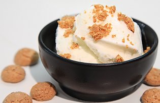 Amaretti- Eis