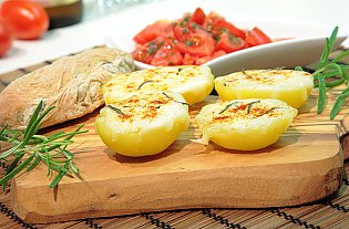 Überbackene Kartoffeln mit Käse
