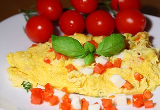Omelett mit Tomate und Mozzarella